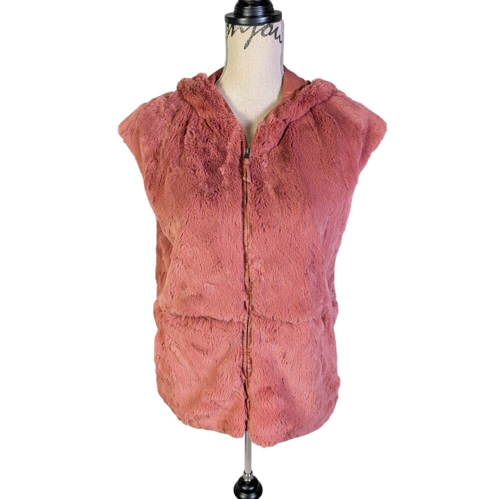 Patagonia Women's Pink Faux Fur Hooded Zip Up Vest Size L